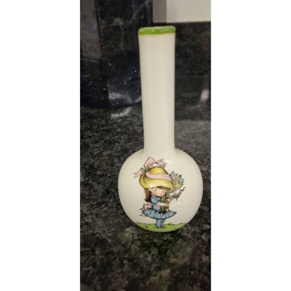 Vintage 1974 Joan Walsh Anglund Bud Vase With Girl & Sweet Remembrance Design - Picture 2 of 16